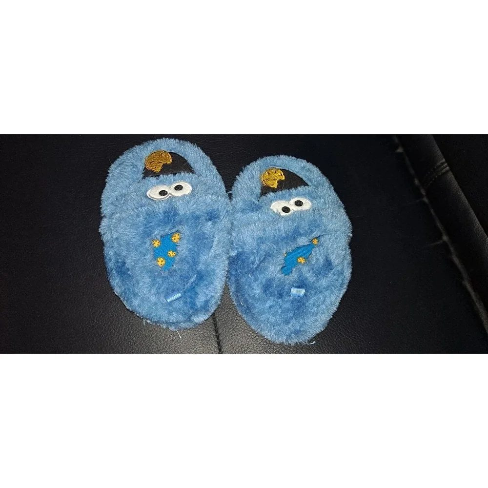 Sesame‎ Street Cookie Monster  Slippers: Child Size 6